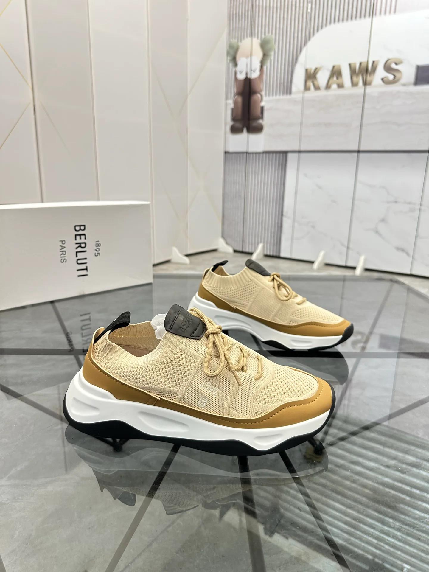 Кроссовки Женские Berluti 462894