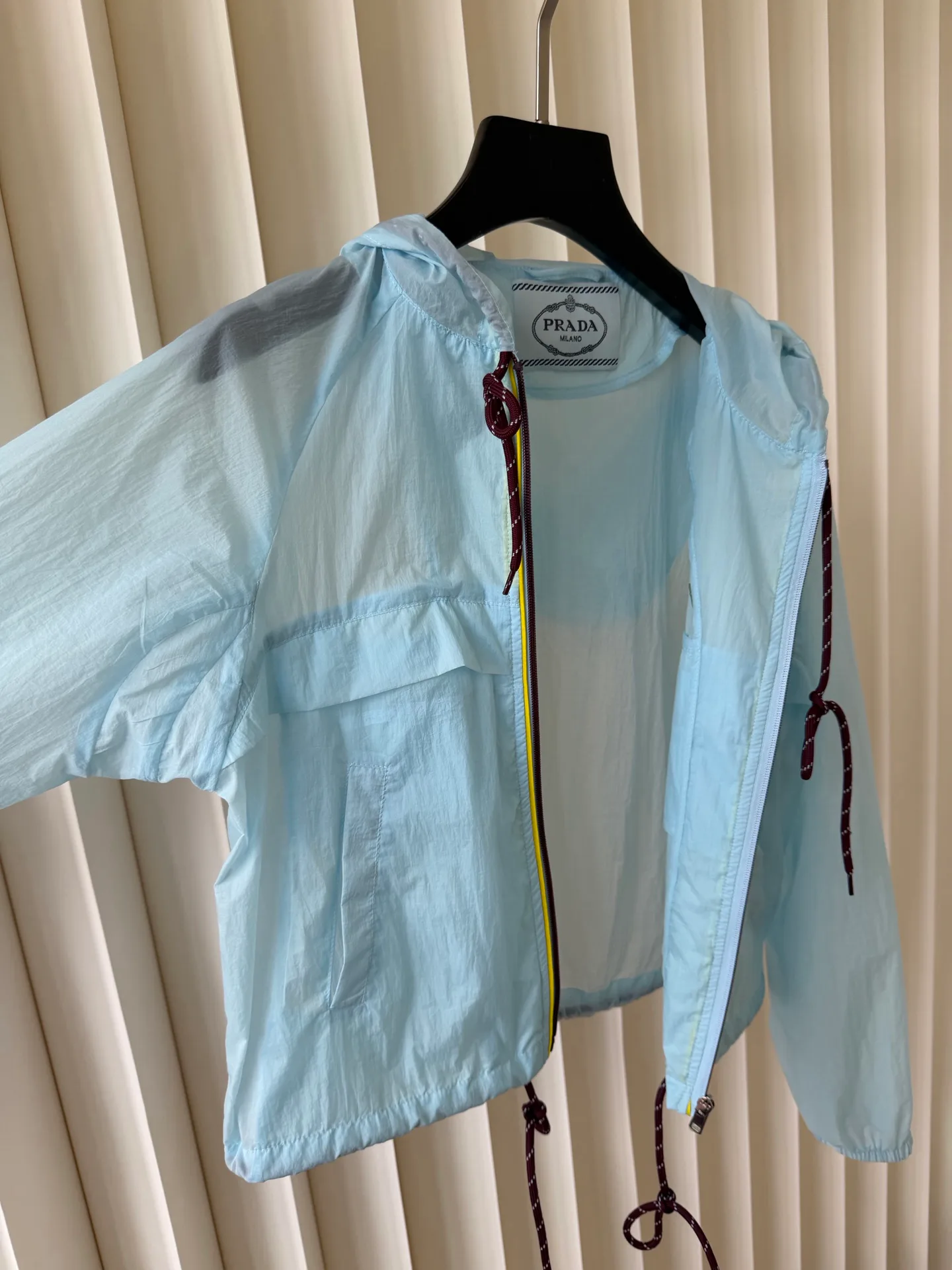 Куртки И Пуховики Женские Prada 17612842