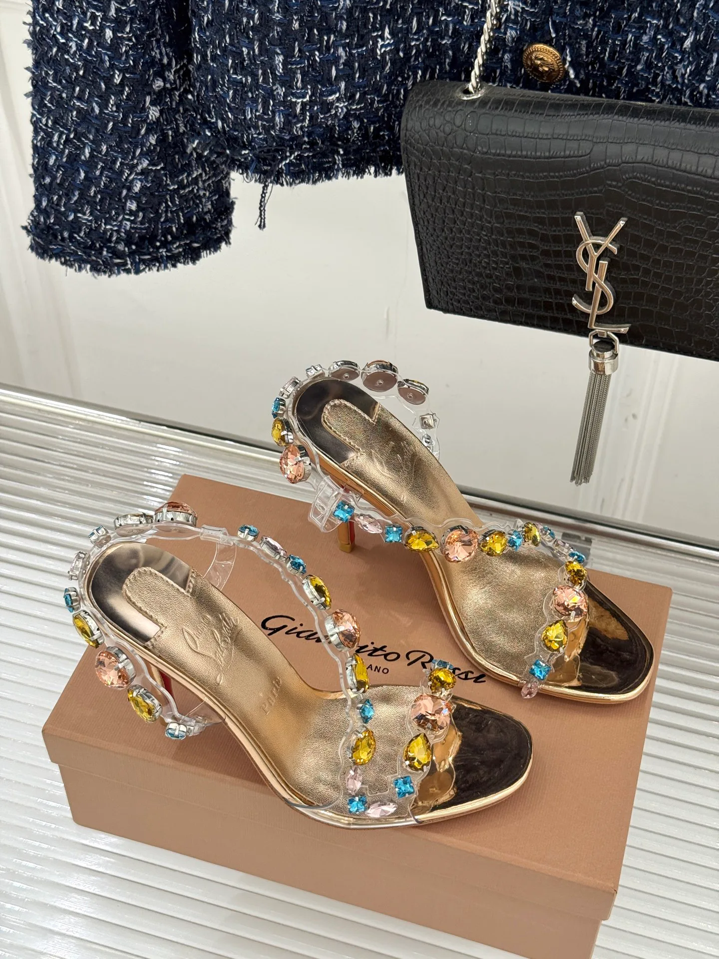 Босоножки Женские Christian Louboutin 3380432