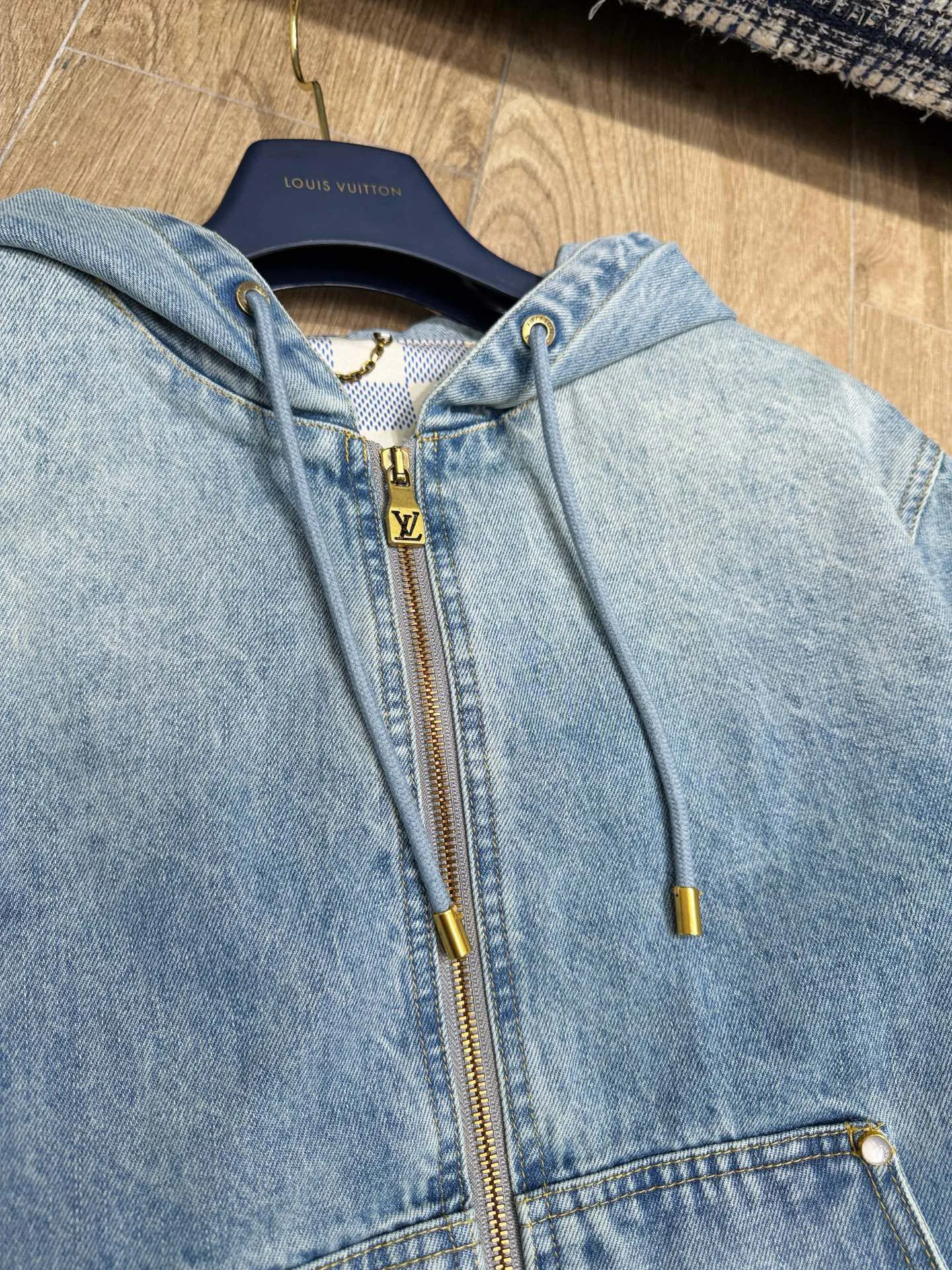 Куртки И Пуховики Женские Louis Vuitton 3859994