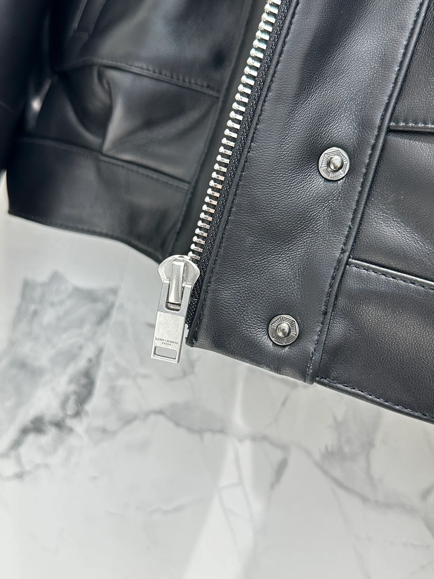 Кожаные Куртки И Дублёнки Женские Saint Laurent 6537802