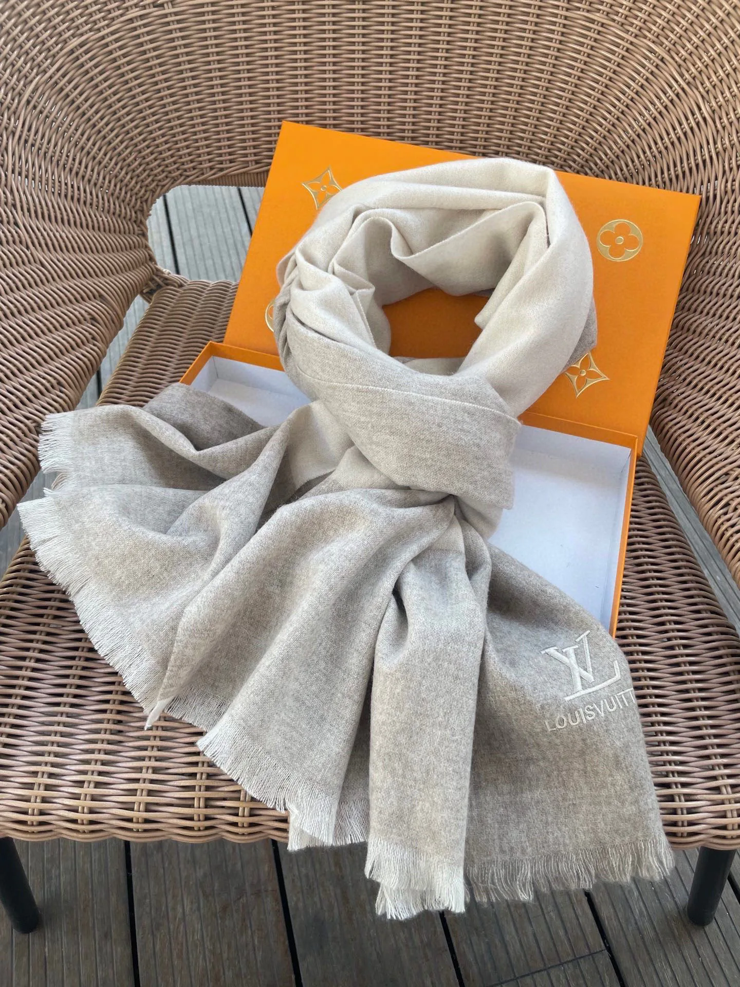 Шарфы Louis Vuitton 832147