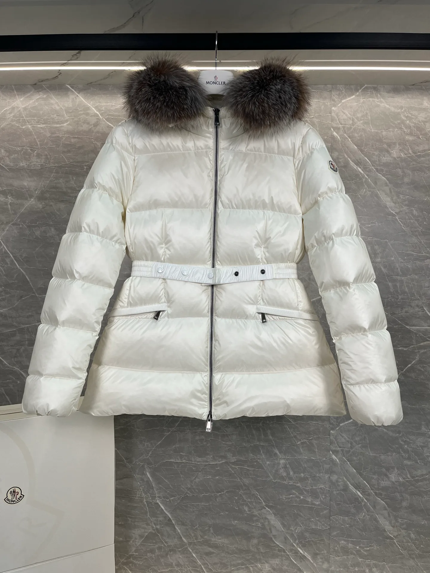 Куртки И Пуховики Женские Moncler 19256595