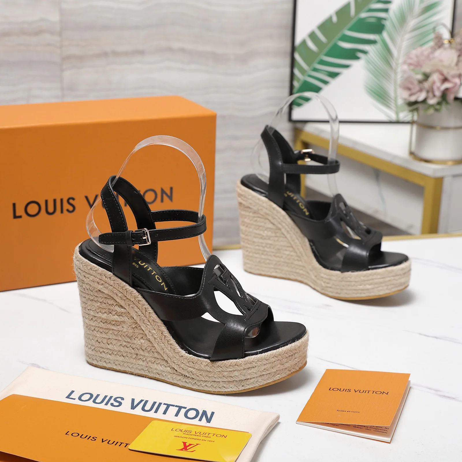 Босоножки Женские Louis Vuitton 1856166