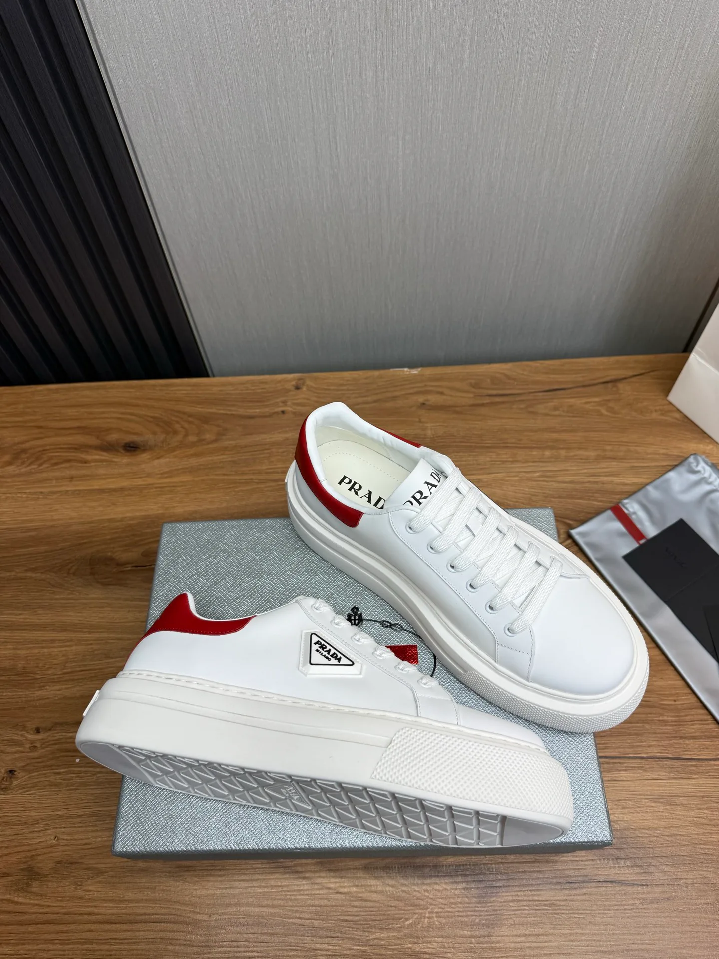 Кроссовки Мужские Prada 48036