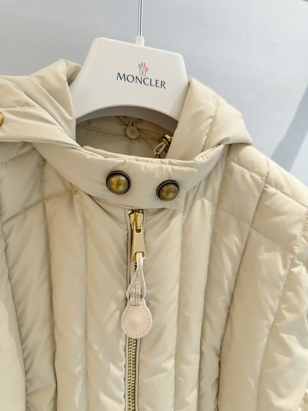 Куртки И Пуховики Женские Moncler 18440099
