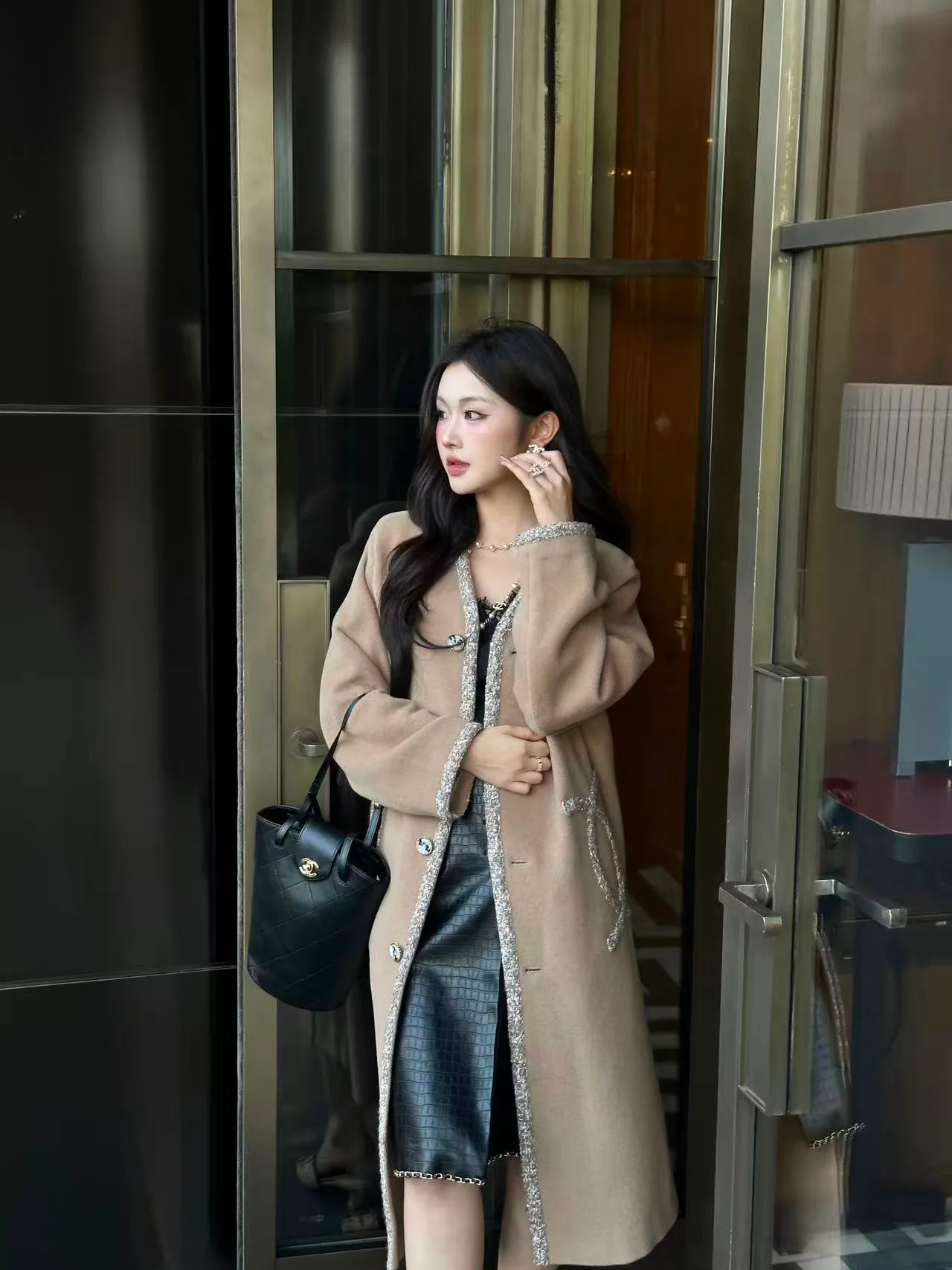 Пальто Женские Chanel 19579809