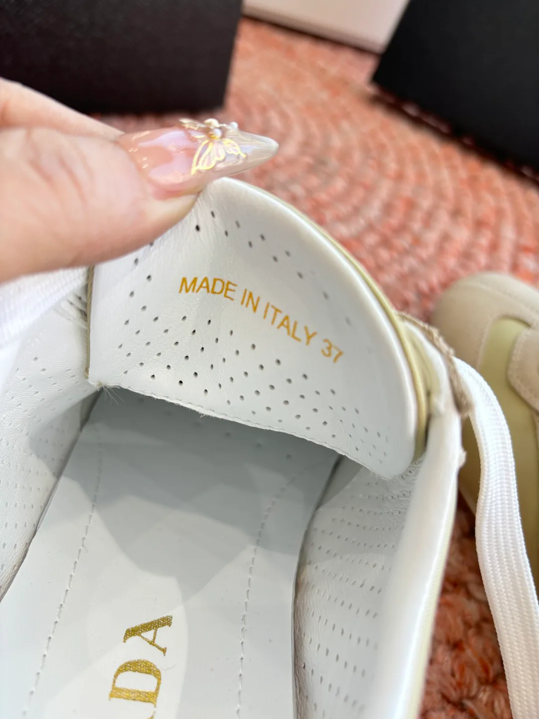 Кроссовки Женские Prada 10446976