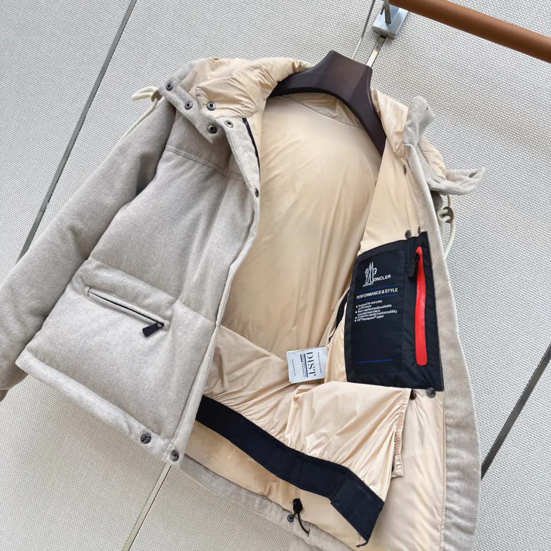 Куртки И Пуховики Женские Moncler 18642162