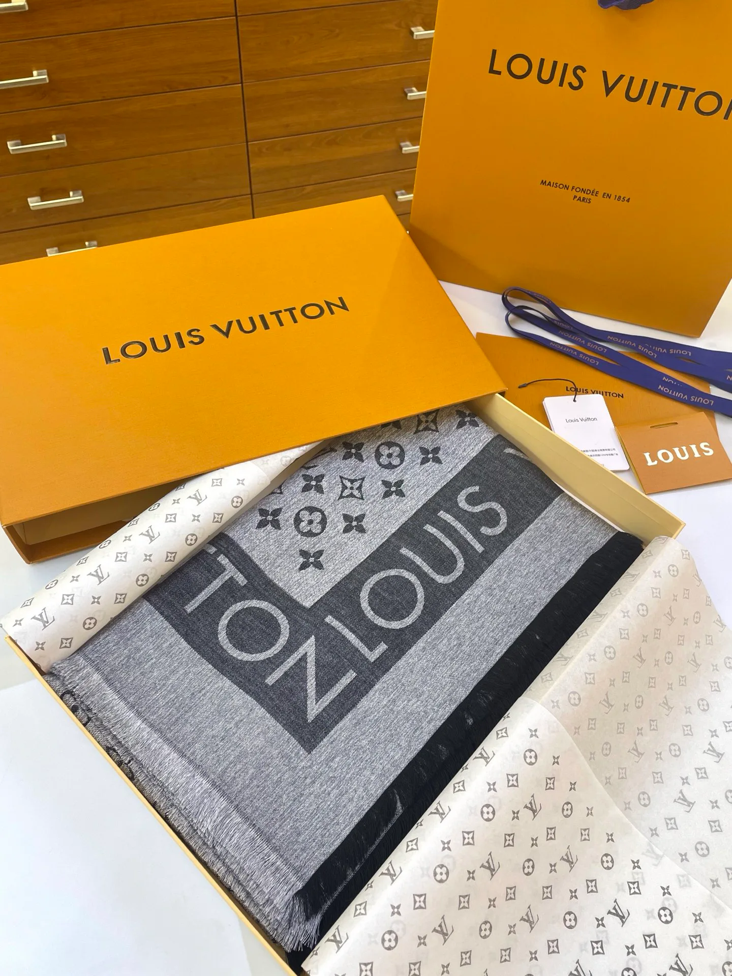 Шарфы Louis Vuitton 1981493