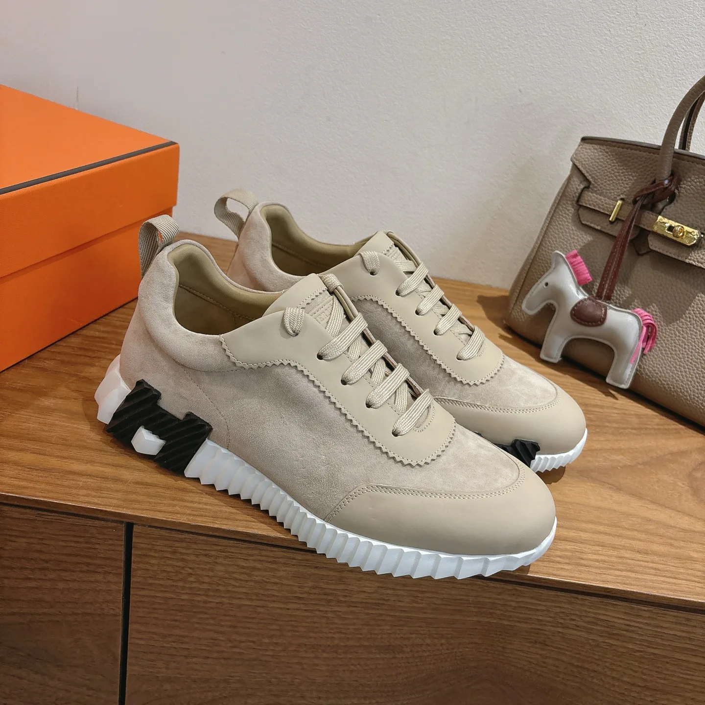 Кроссовки Женские Hermes 18729686