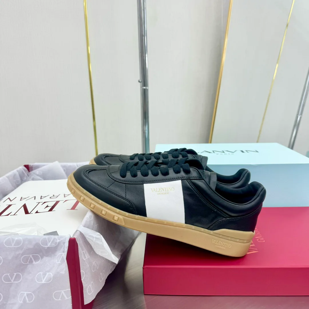 Кроссовки Женские Valentino 17955033