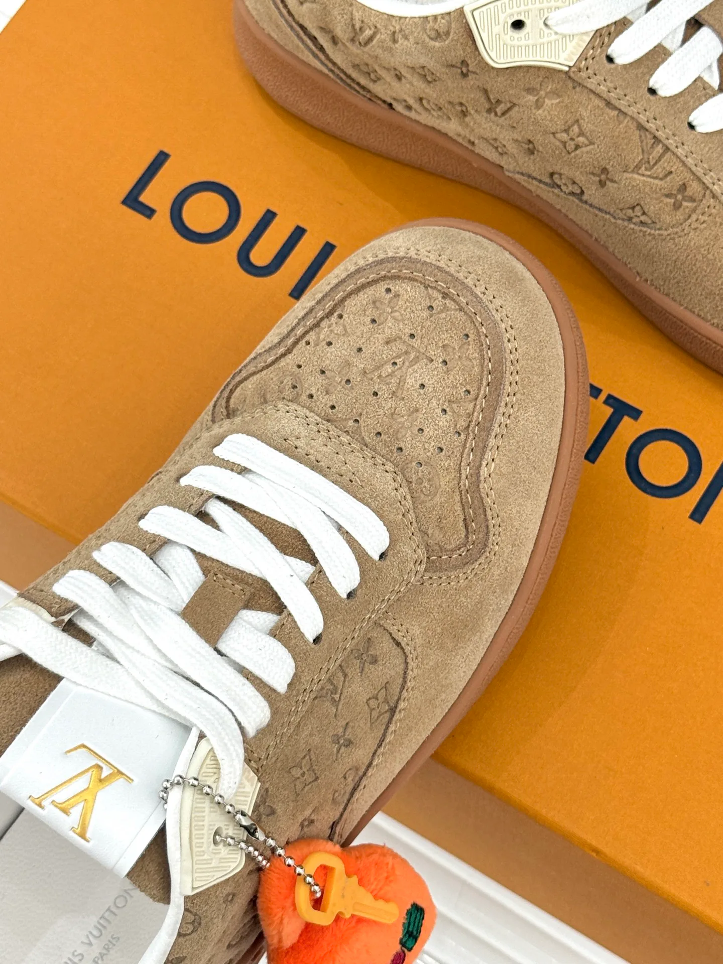 Кроссовки Женские Louis Vuitton 18036323