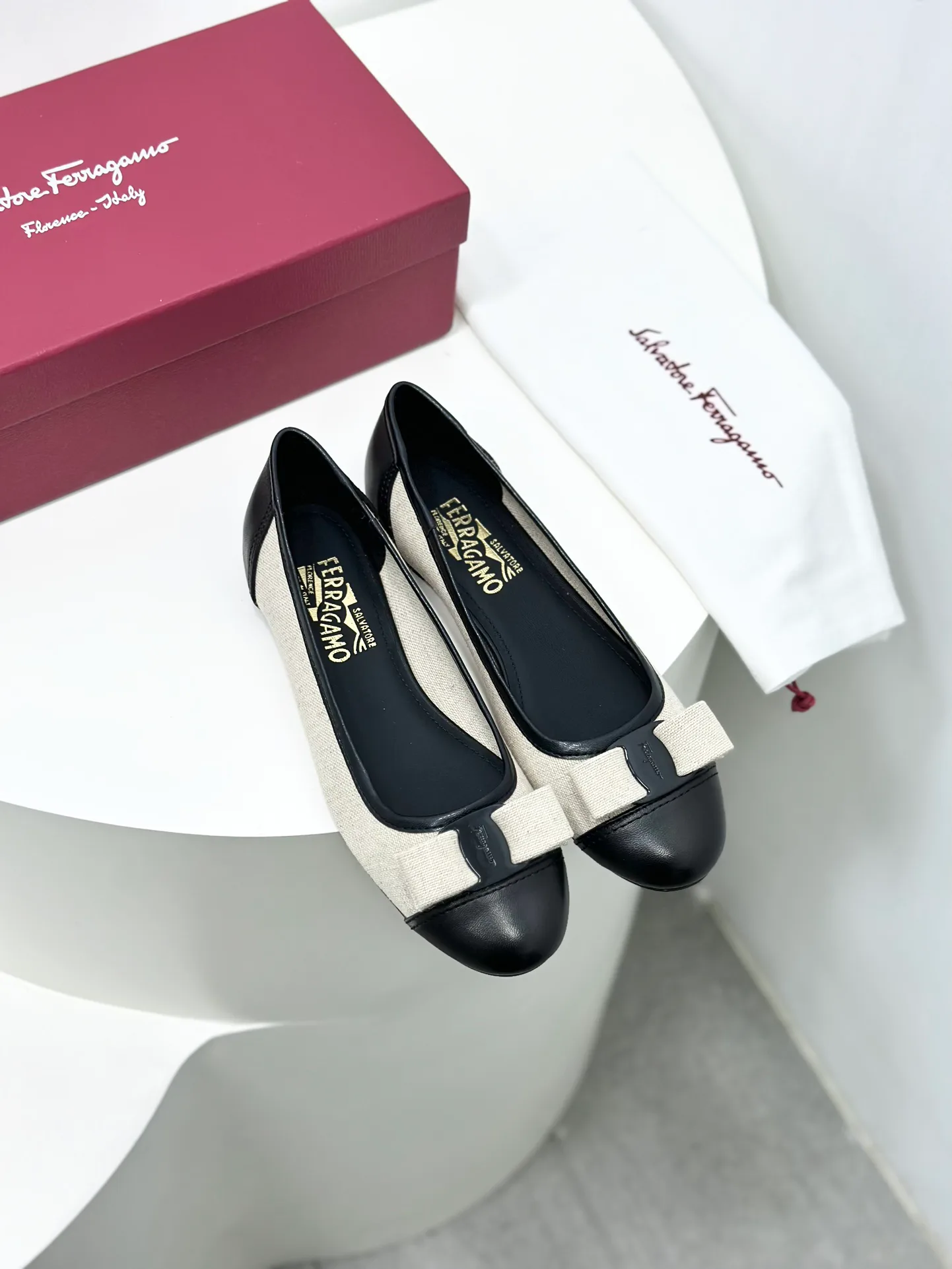 Балетки Женские Salvatore Ferragamo 11675477