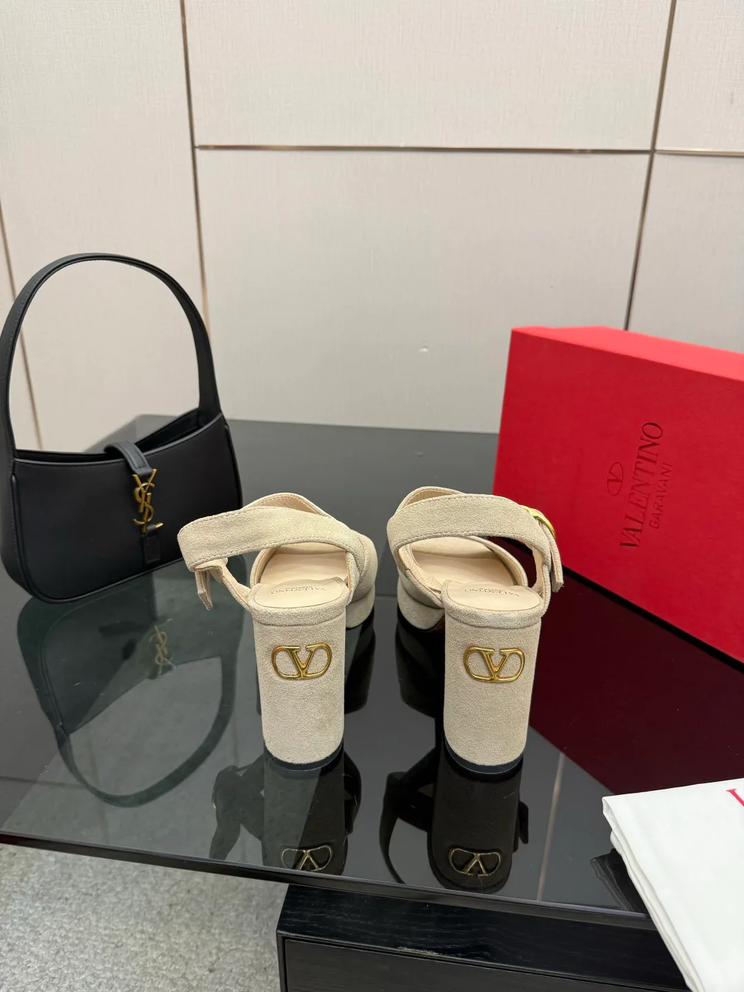 Босоножки Женские Valentino 5052044