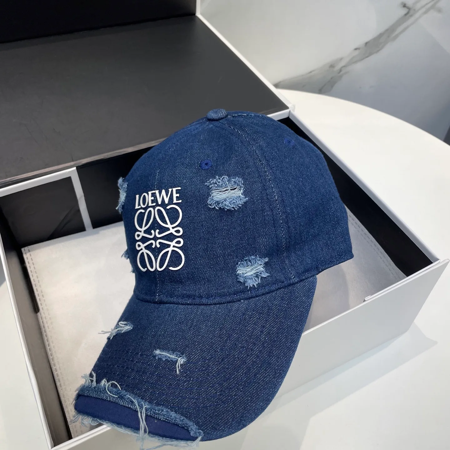 Головные Уборы Loewe 10879