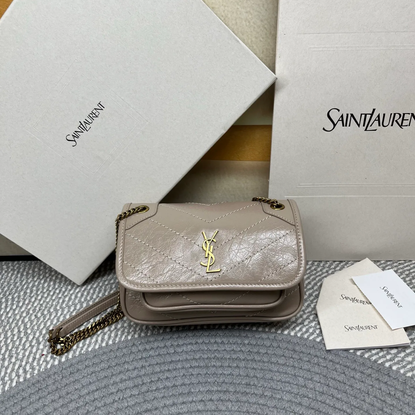 Классические Сумки Женские Saint Laurent 18220656