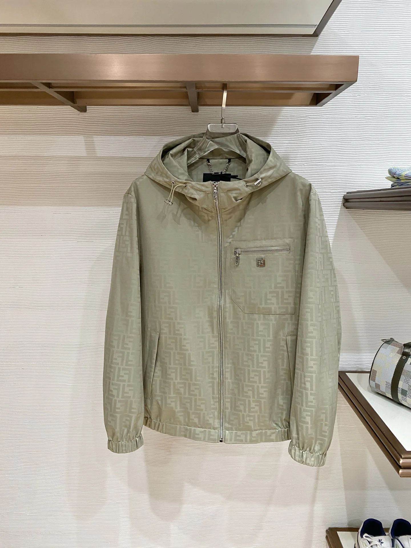 Куртки И Пуховики Мужские Fendi 10271908