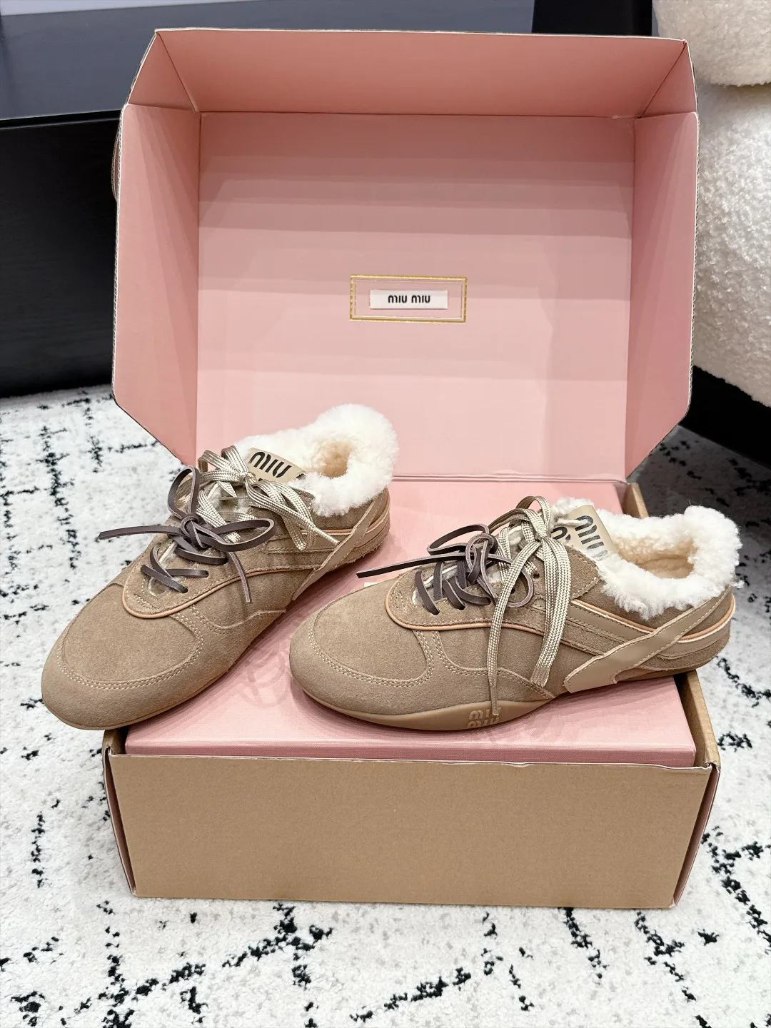Кроссовки Женские Miu Miu 18505432