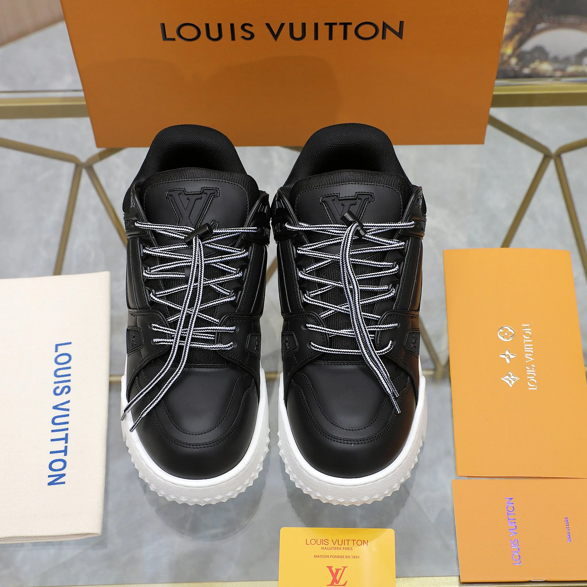 Кроссовки Женские Louis Vuitton 11073652