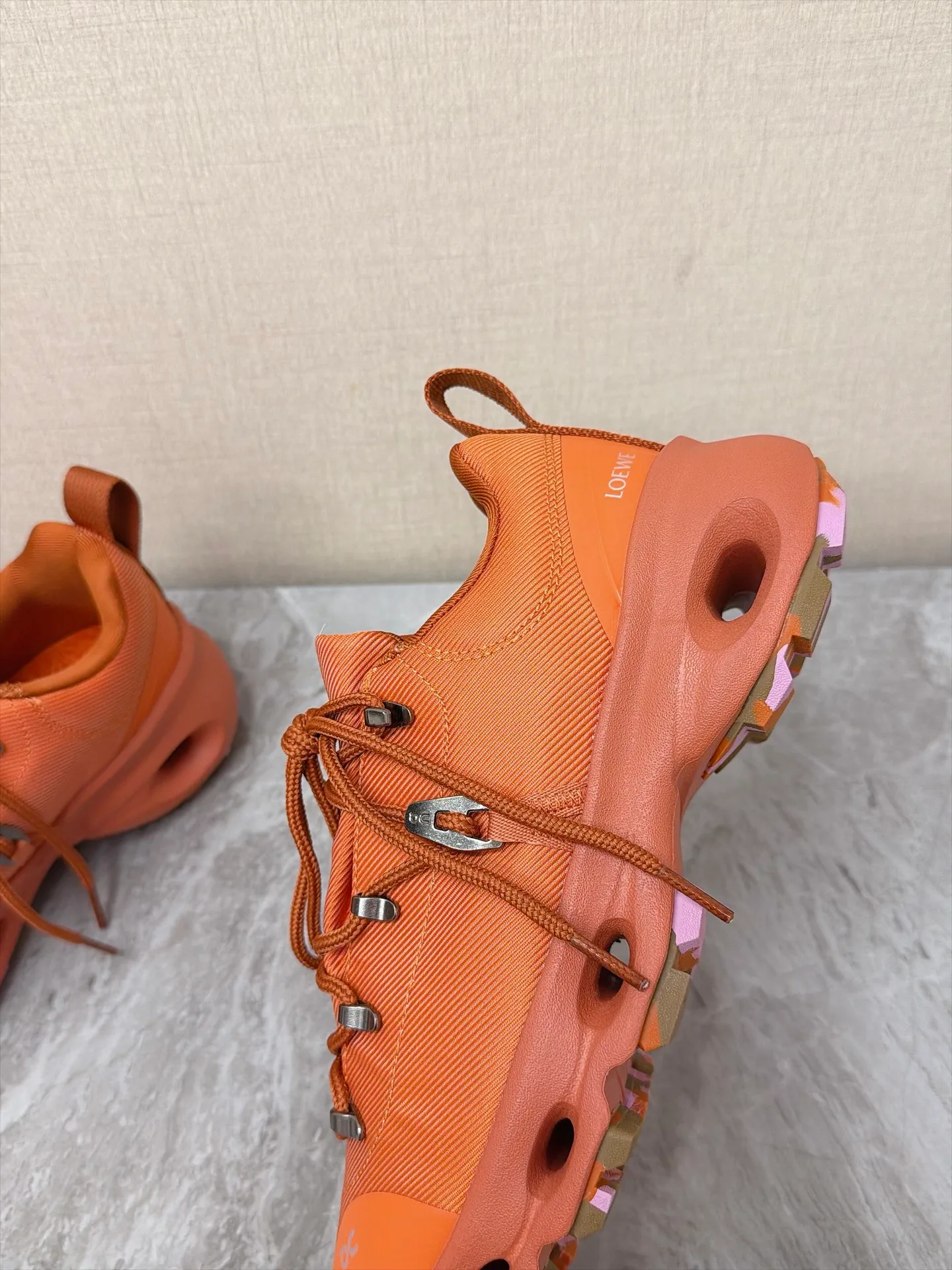 Кроссовки Женские Loewe 19605378