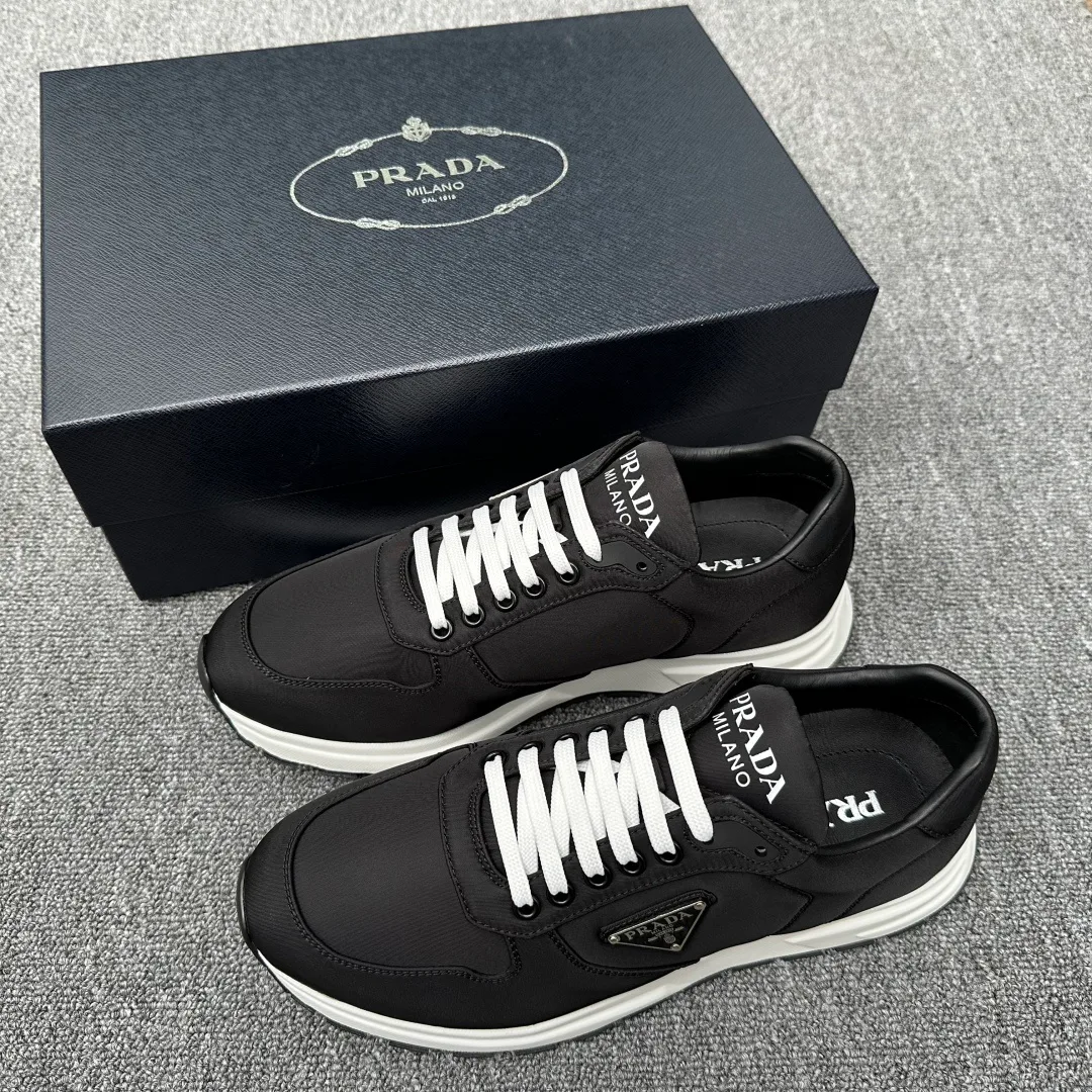 Кроссовки Женские Prada 243050