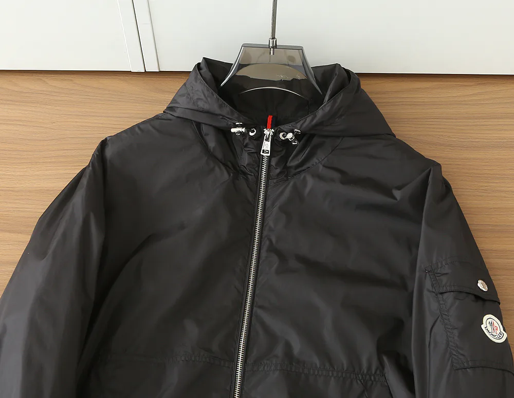 Куртки И Пуховики Мужские Moncler 11011018