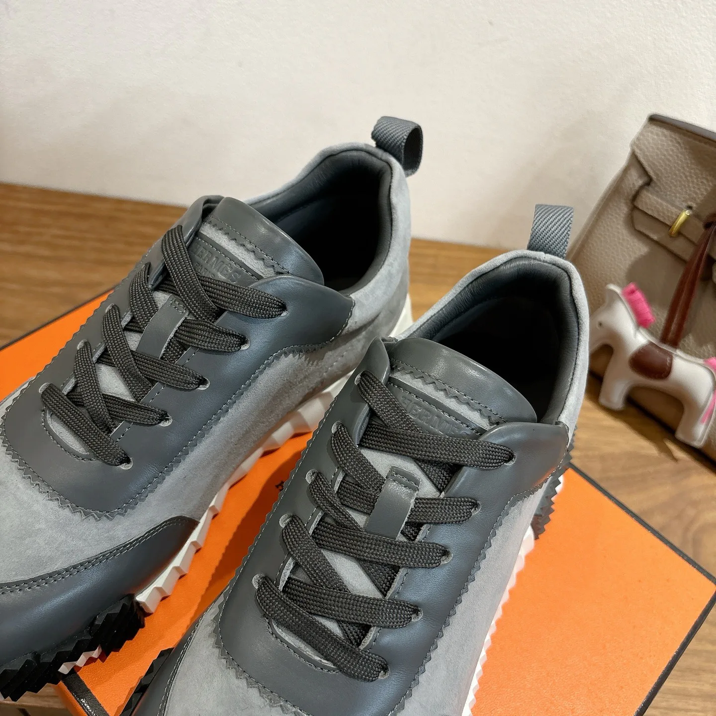 Кроссовки Женские Hermes 18729681