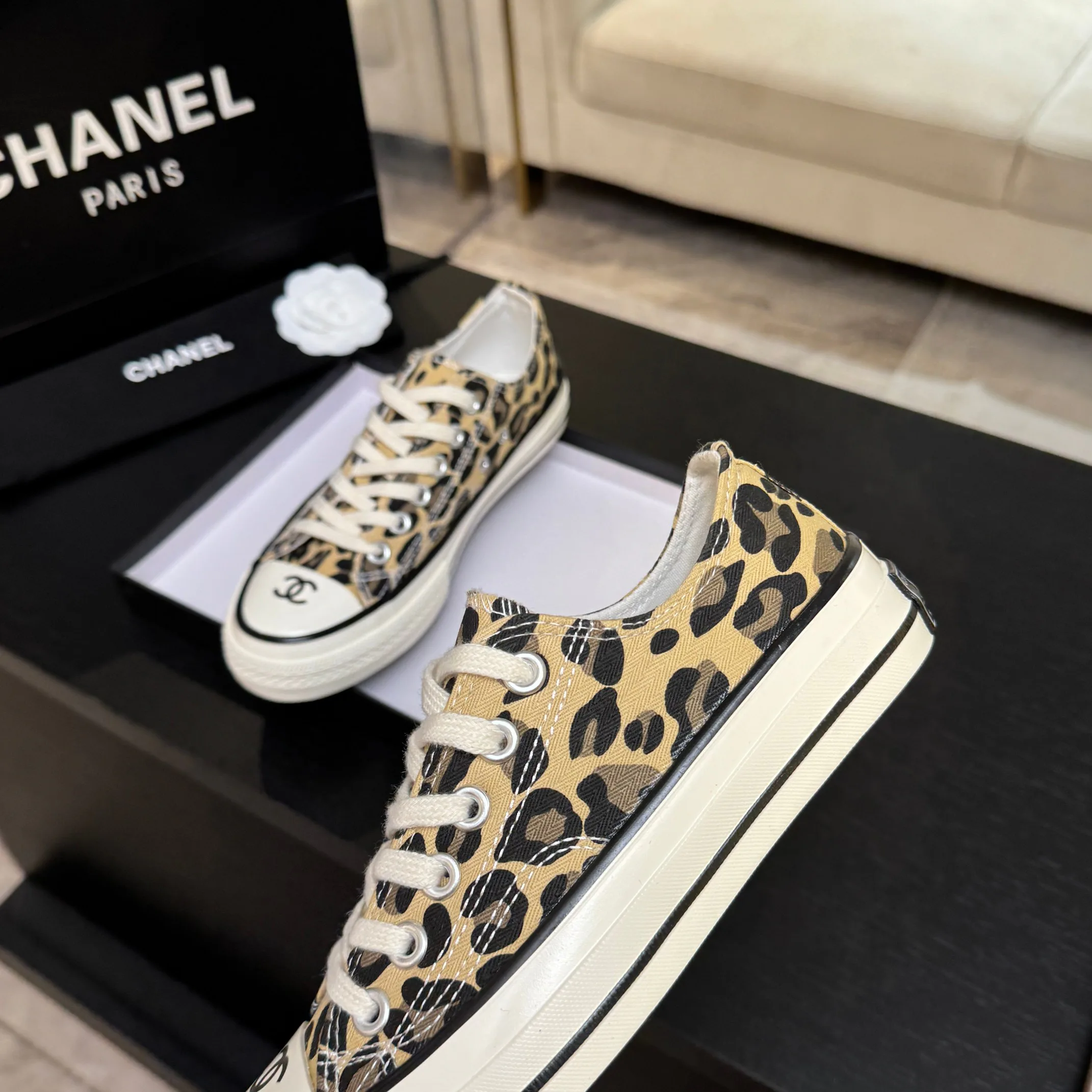 Кроссовки Женские Chanel 18062555