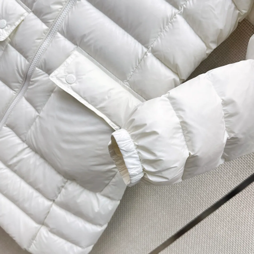 Куртки И Пуховики Женские Moncler 18450478