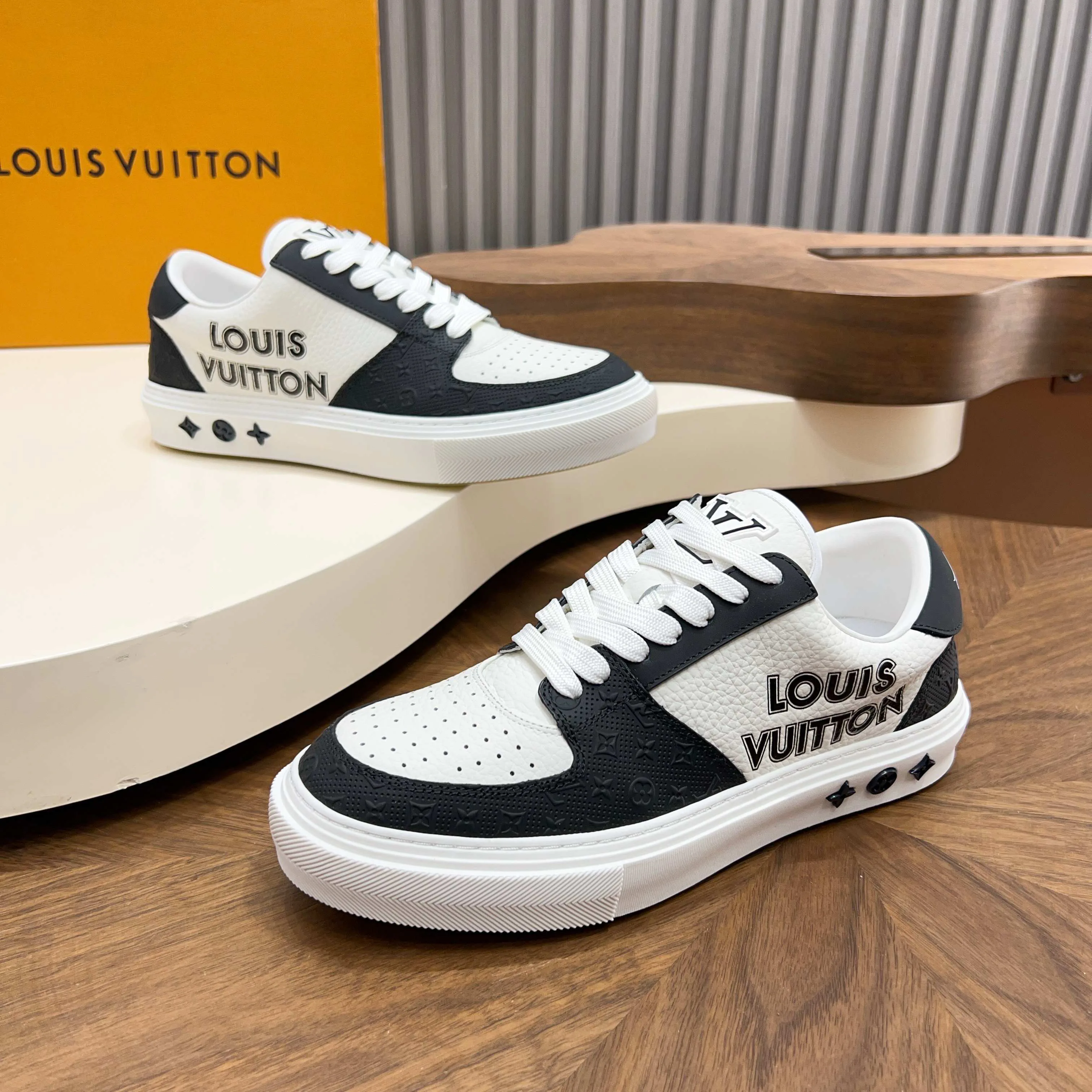 Кроссовки Мужские Louis Vuitton 17921399