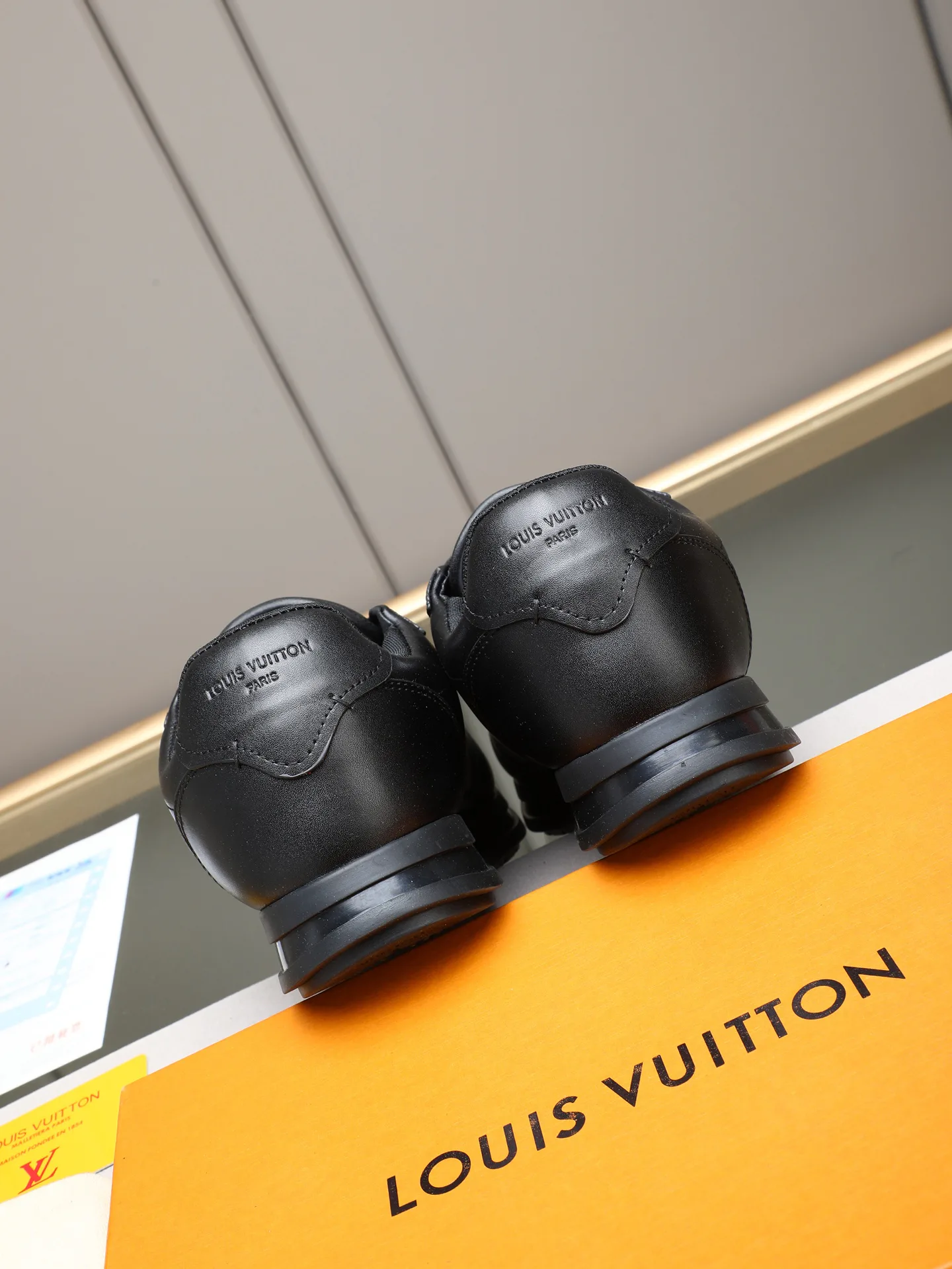 Кроссовки Мужские Louis Vuitton 11490457