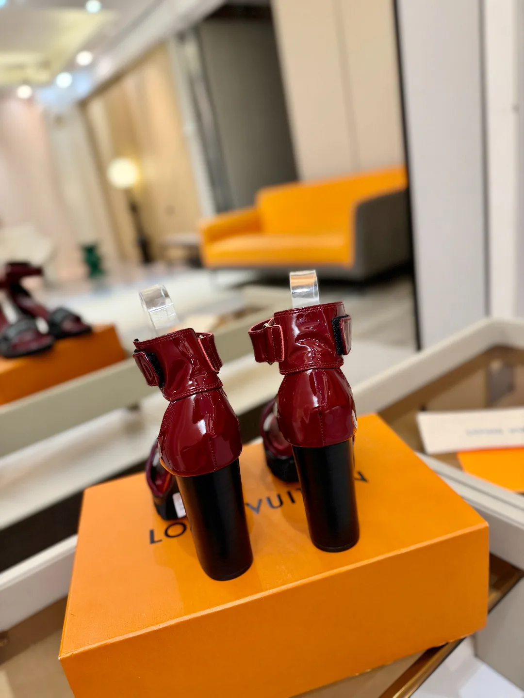 Босоножки Женские Louis Vuitton 10910222