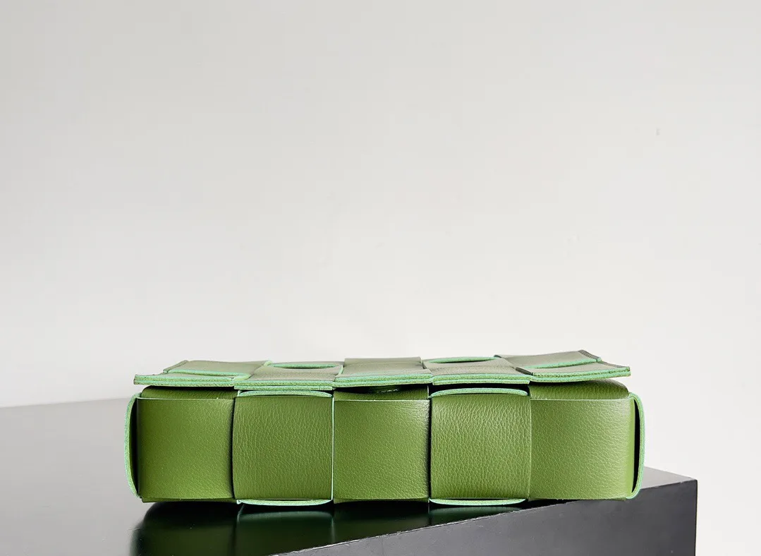 Сумки На Ремне Женские Fendi 6089232