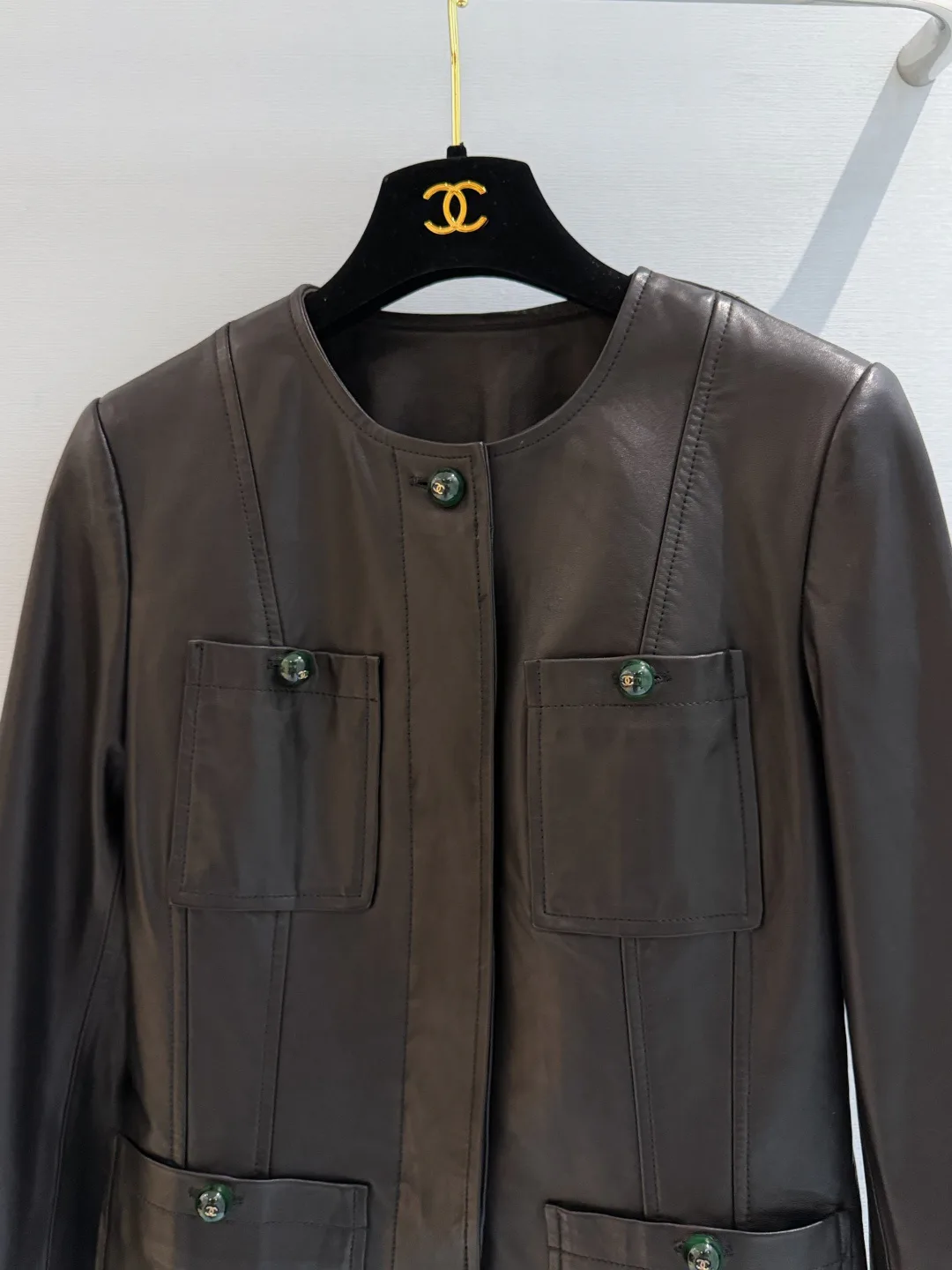 Кожаные Куртки И Дублёнки Женские Chanel 18374103