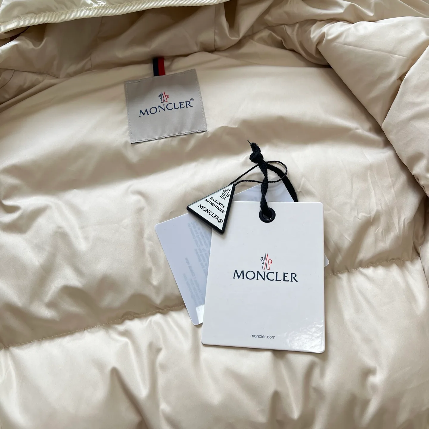 Куртки И Пуховики Женские Moncler 3834661