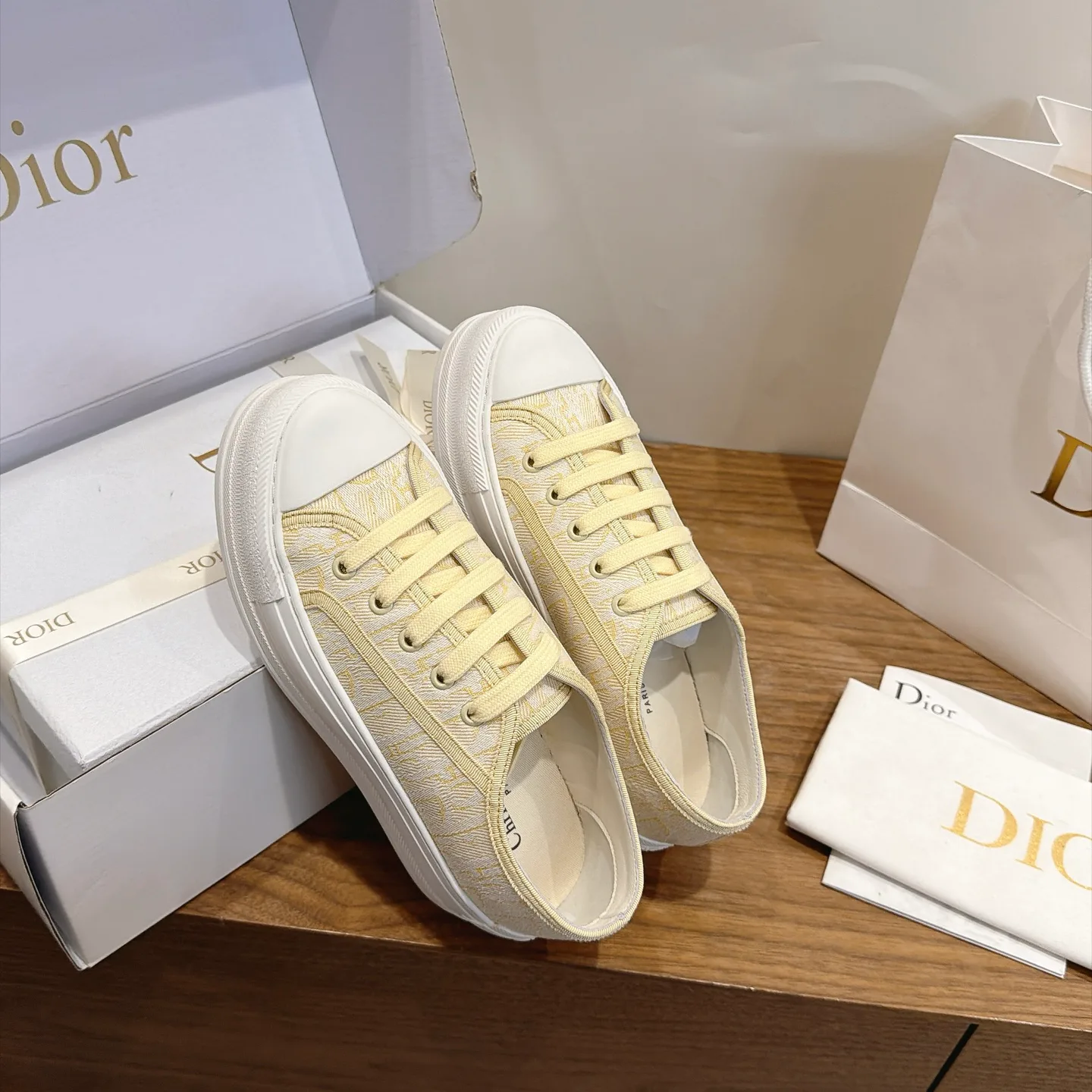Кроссовки Женские Christian Dior 18034460