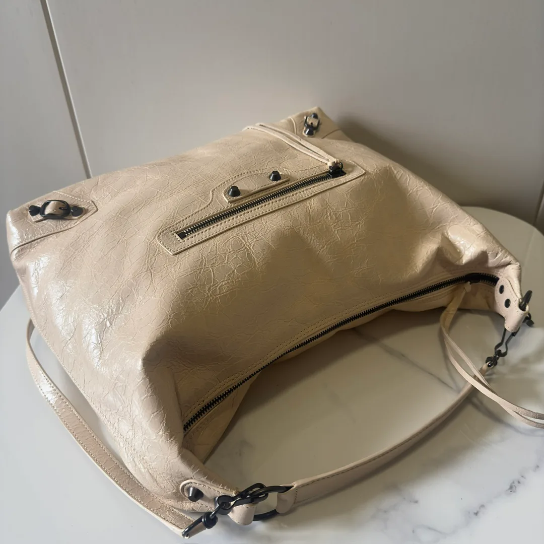 Сумки На Ремне Женские Balenciaga 11872246