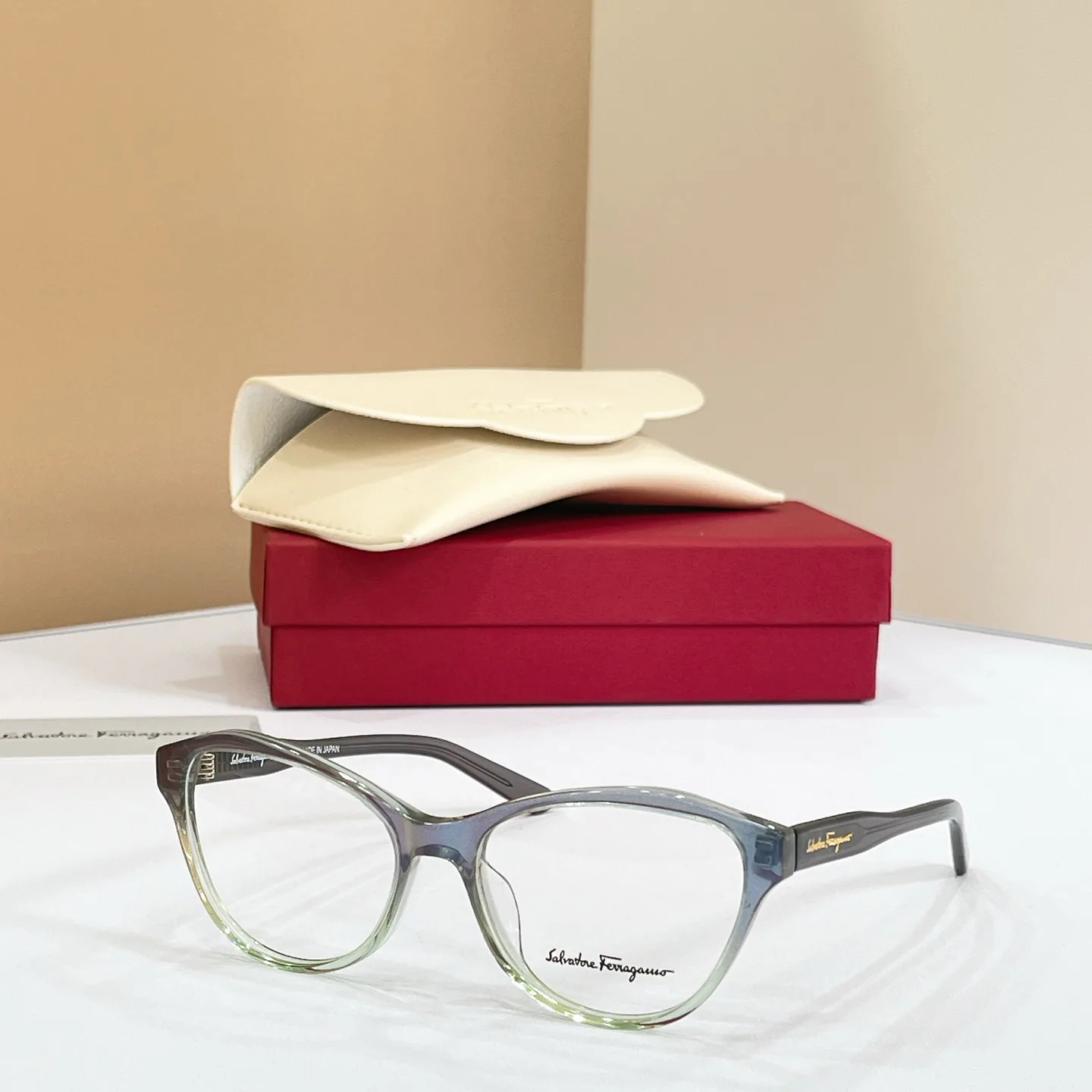 Очки Salvatore Ferragamo 17381287