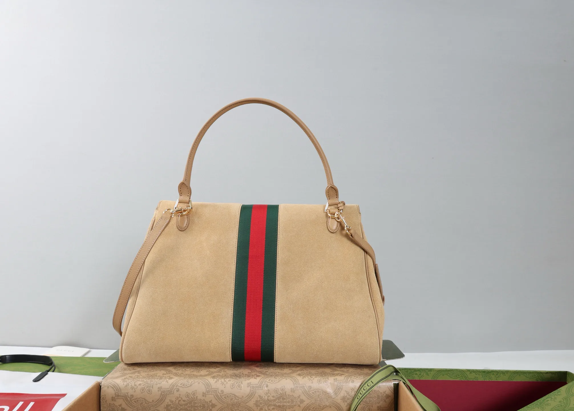 Классические Сумки Женские Gucci 18250562
