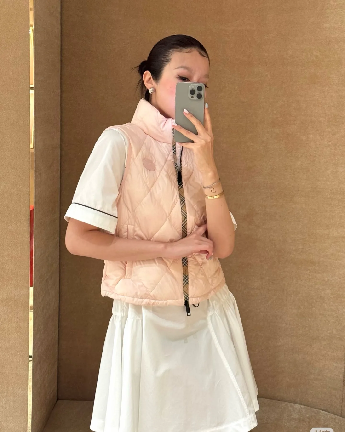Жилеты Женские Burberry 17998271