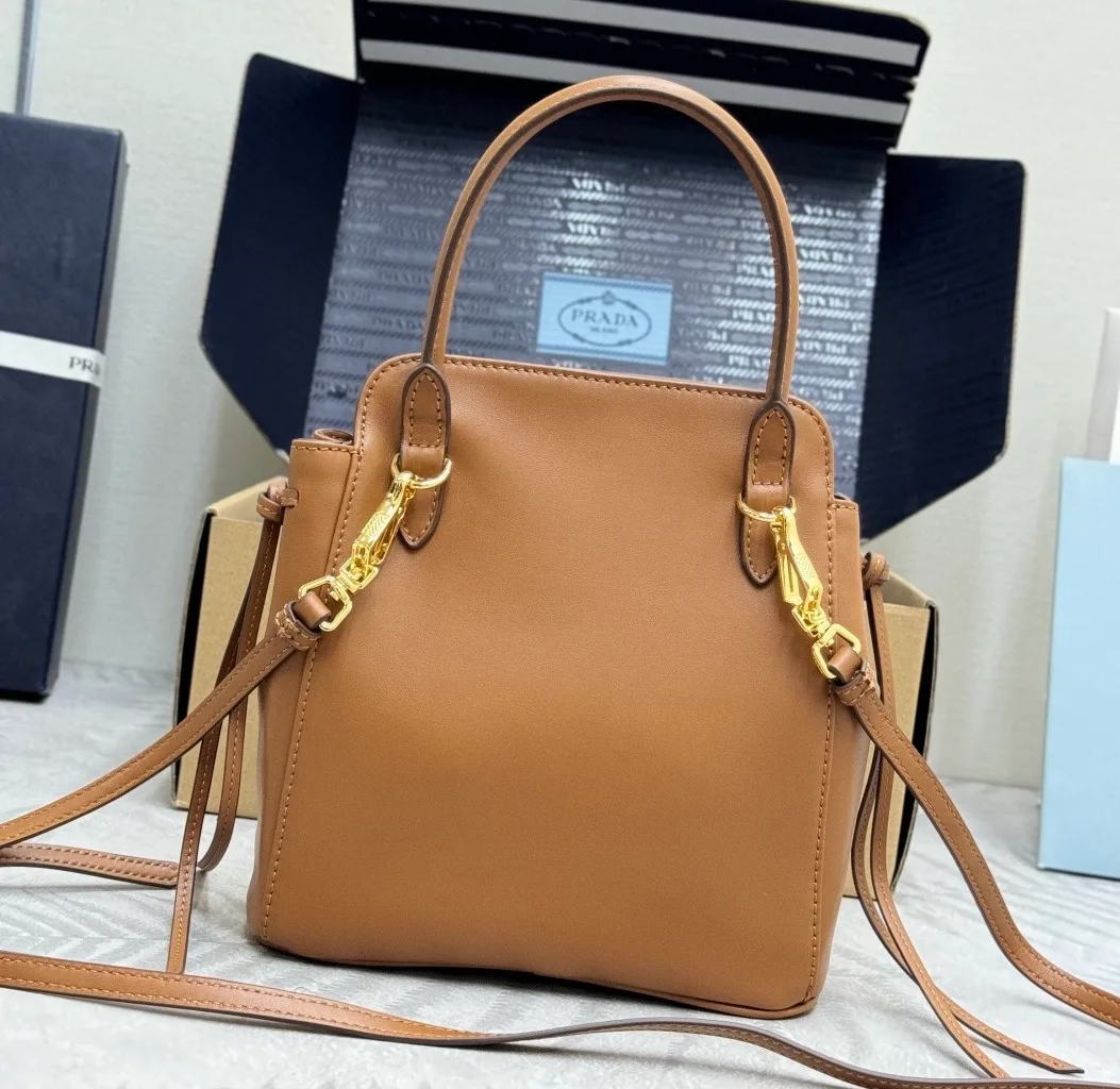 Классические Сумки Женские Prada 12131030
