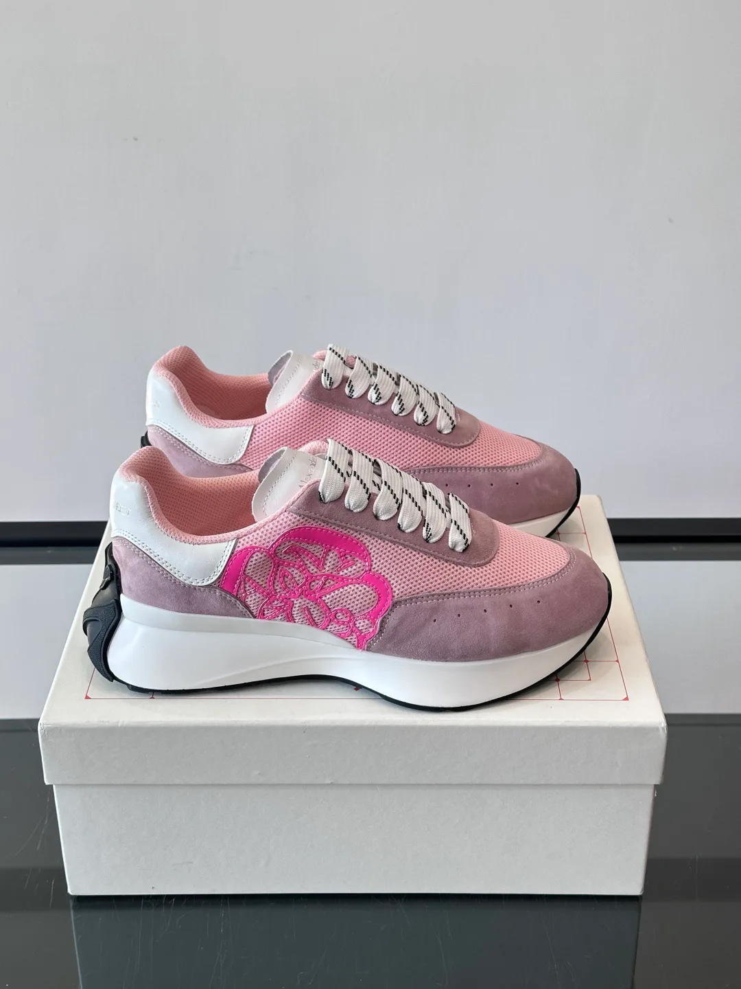 Кроссовки Женские Alexander Mcqueen 564589