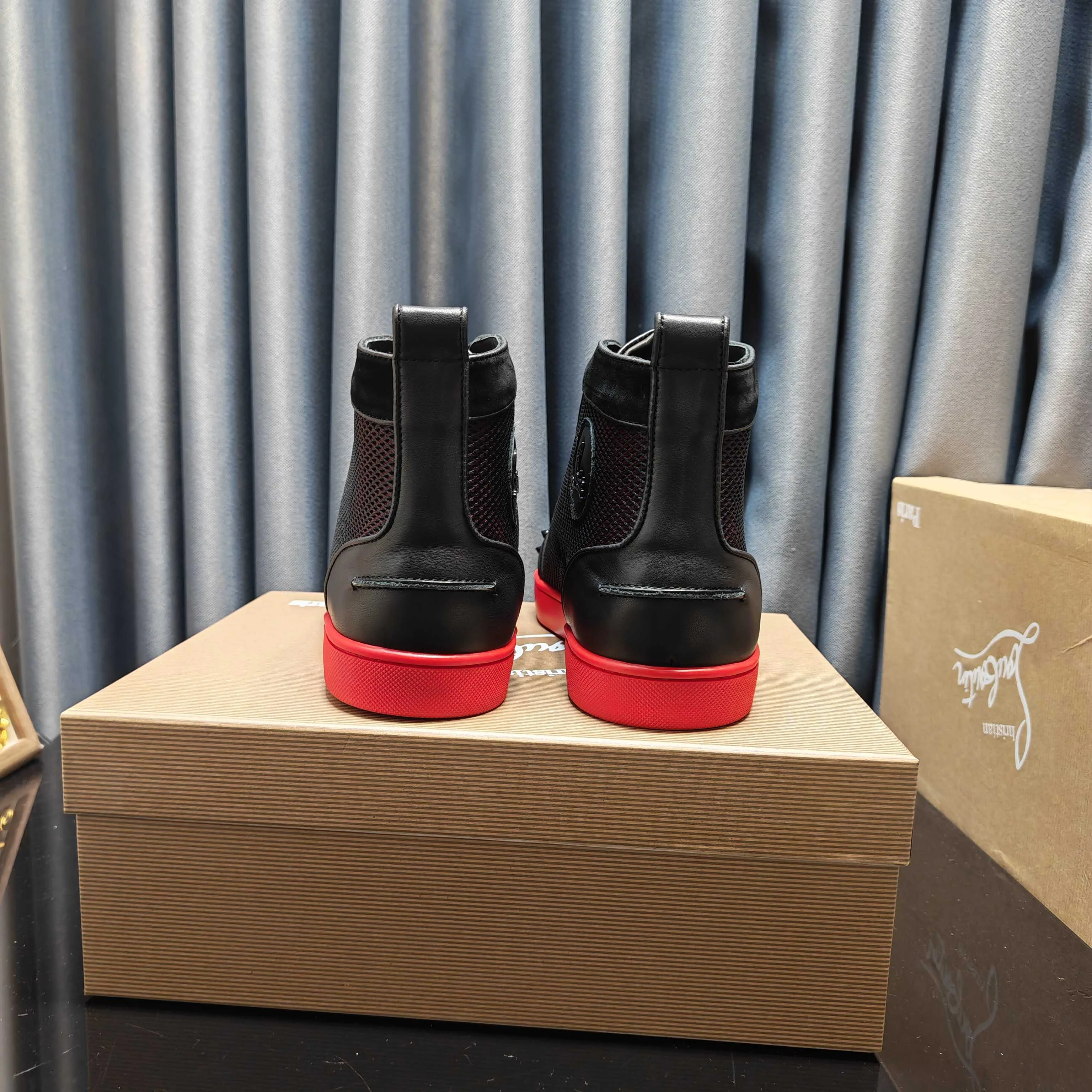 Кеды Женские Christian Louboutin 3906647