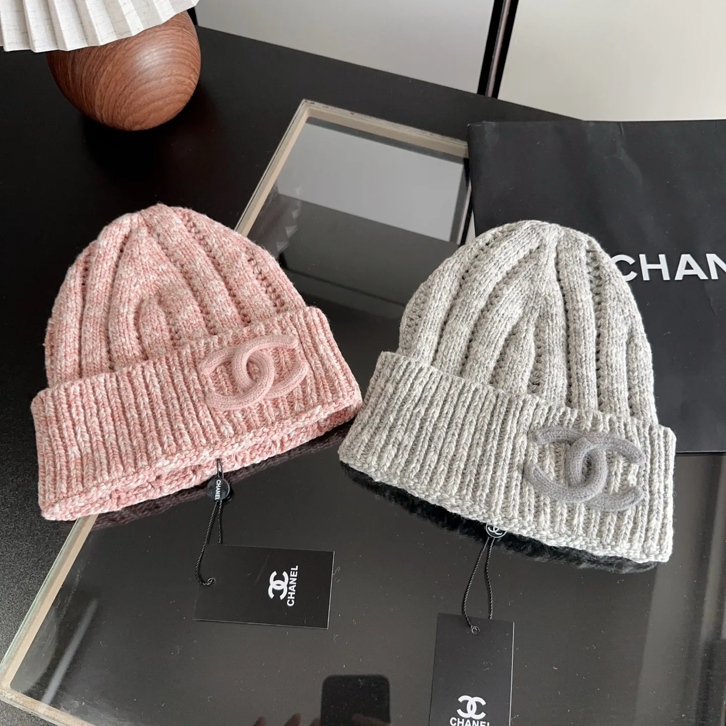 Головные Уборы Chanel 18093255