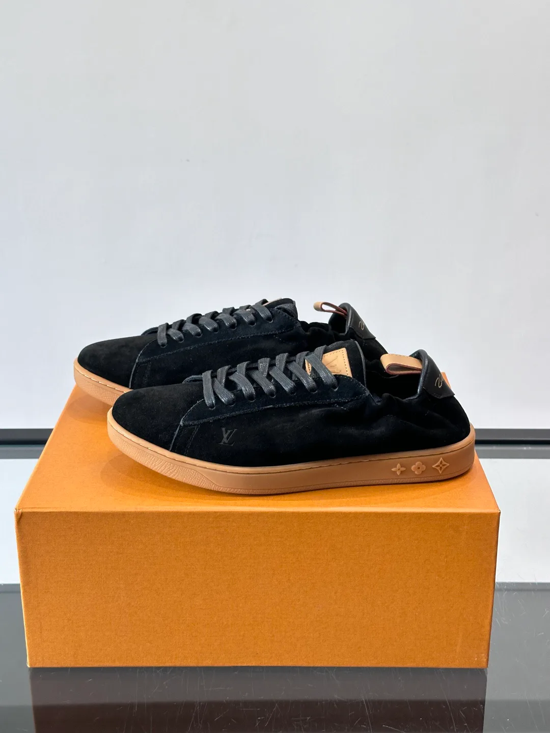 Кроссовки Мужские Louis Vuitton 18263700