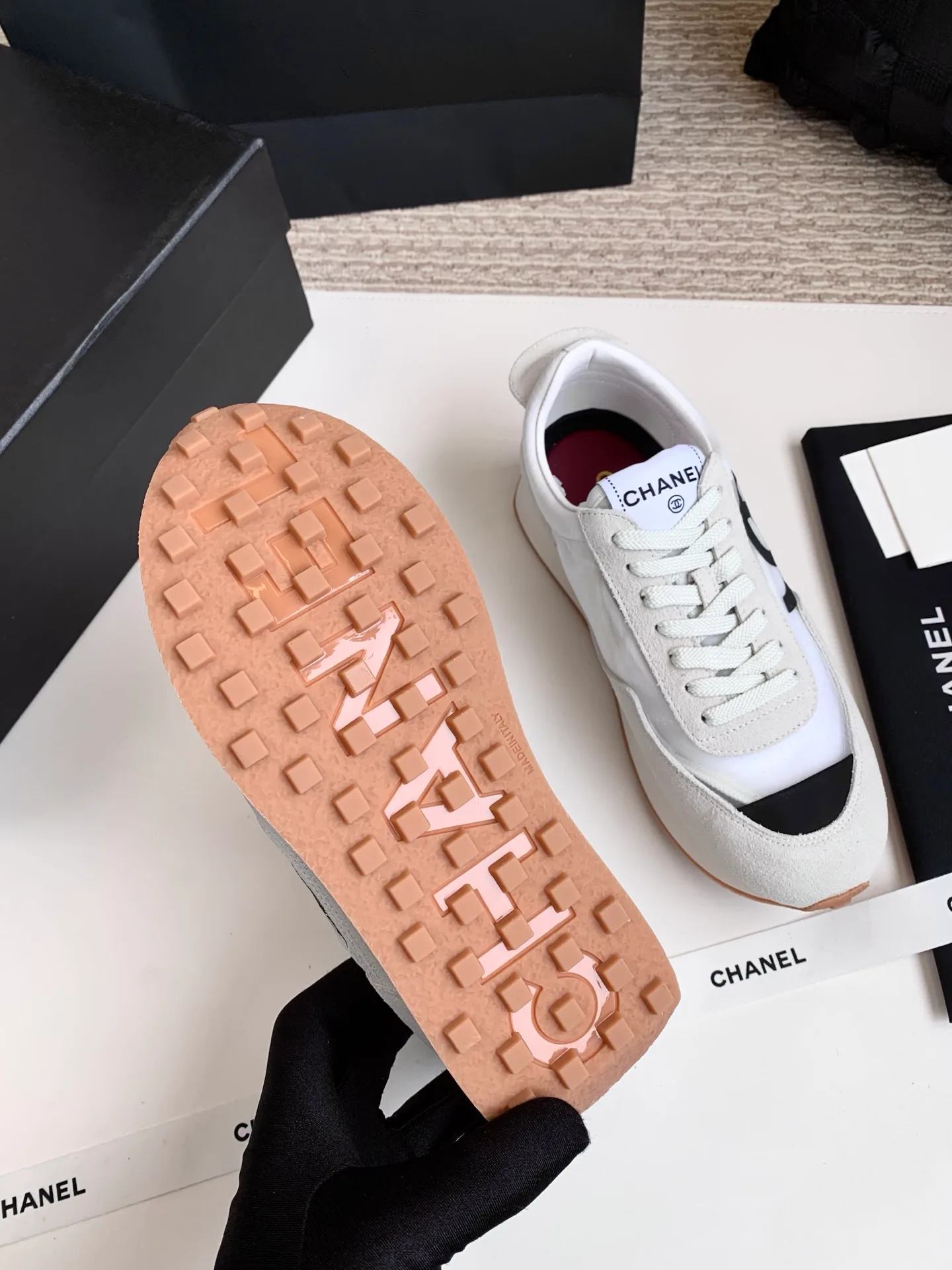 Кроссовки Женские Chanel 11330231