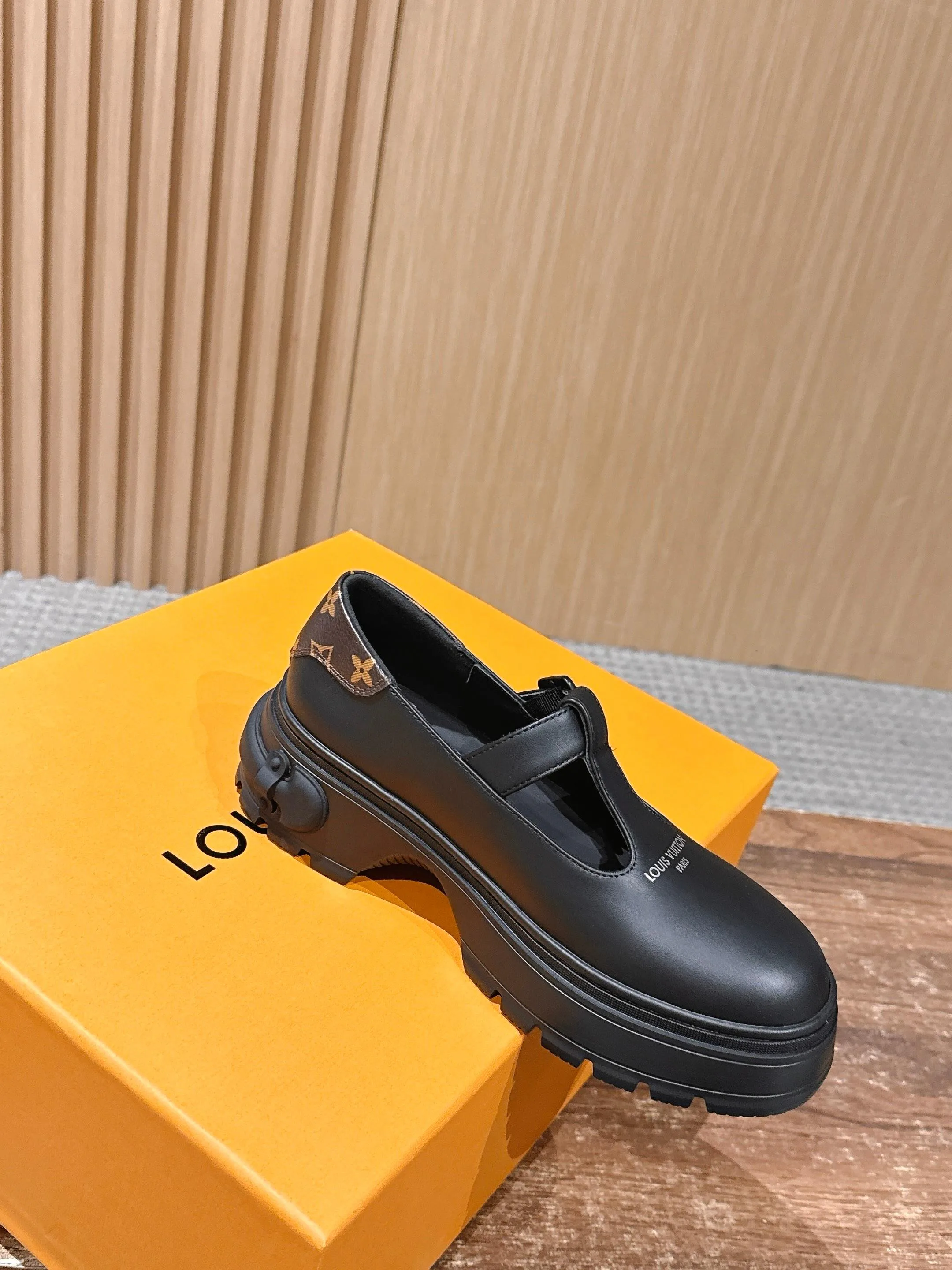 Туфли Женские Louis Vuitton 4385829