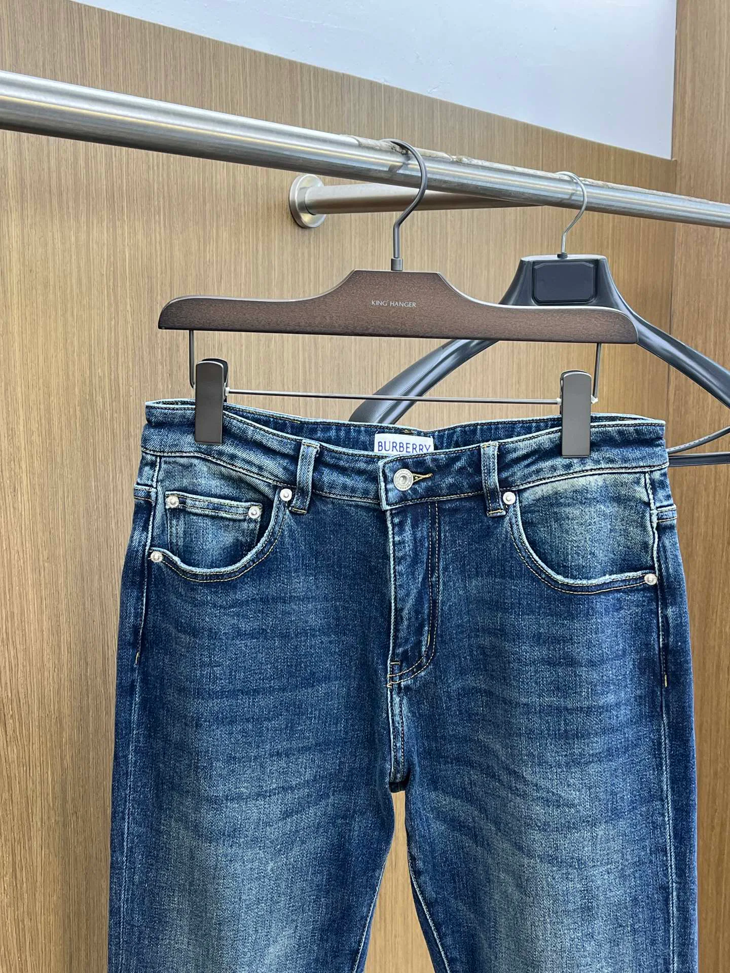 Джинсы Мужские Burberry 988669