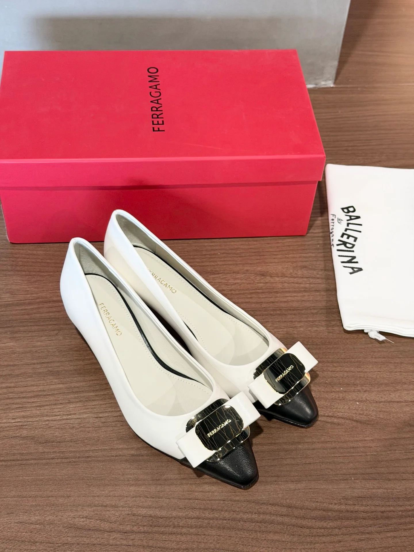 Туфли Женские Salvatore Ferragamo 11675396